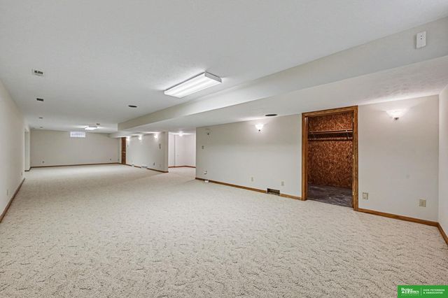 2524 Park Place Drive, Fremont, NE 68025