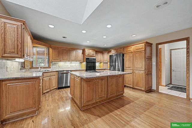 2524 Park Place Drive, Fremont, NE 68025