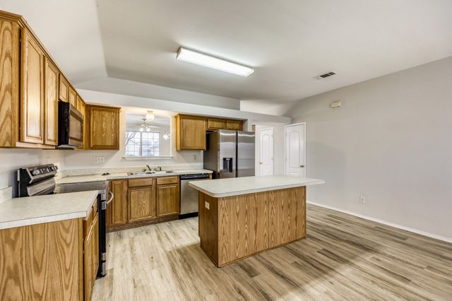 420 Overland Trail, Cedar Hill, TX 75104