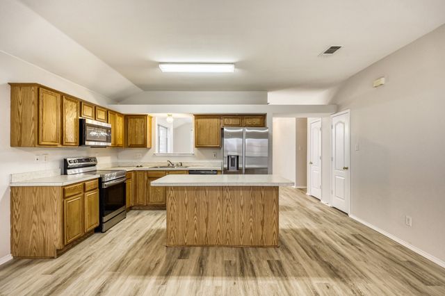 420 Overland Trail, Cedar Hill, TX 75104