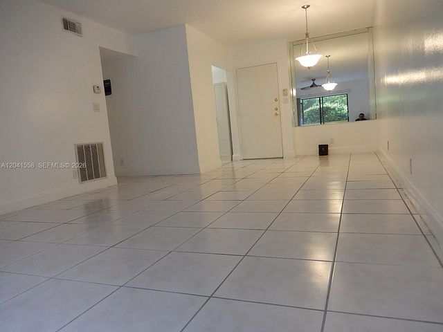 3101 Oakland Shores Drive H105, Oakland Park, FL 33309