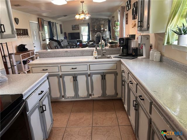 1215 Paradise, Canyon Lake, TX 78133