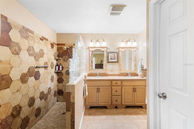 1363 WAYNE AVENUE, New Smyrna Beach, FL 32168