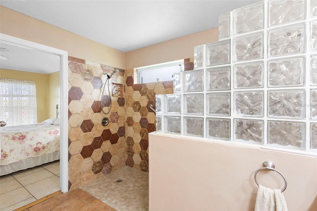 Image 32 of property listing at 1363 WAYNE AVENUE, New Smyrna Beach, FL 32168