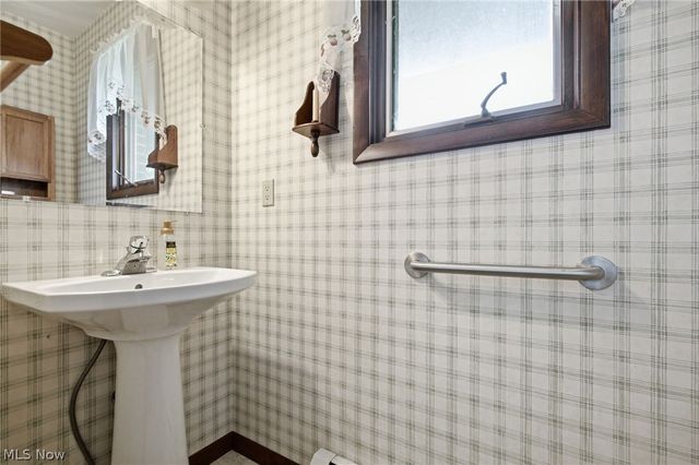 7903 Neff Road, Medina, OH 44256