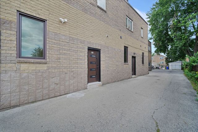 7228 39th Street 1E, Lyons, IL 60534