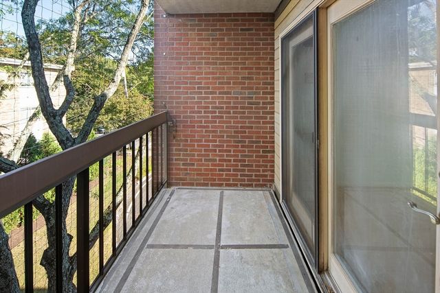 4975 Washington St 311, Boston, MA 02132