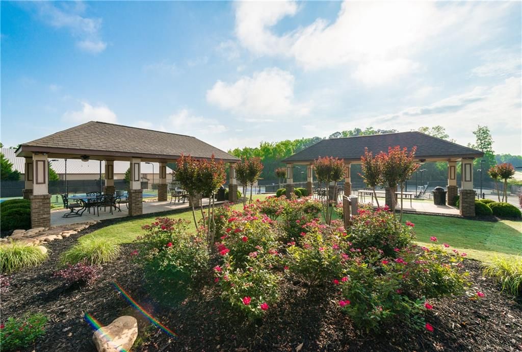 Image 17 of property listing at 5050 Kings Close, Milton, GA 30004