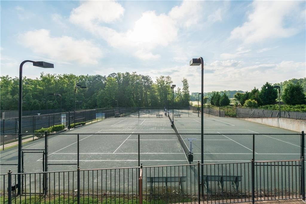 Image 19 of property listing at 5050 Kings Close, Milton, GA 30004