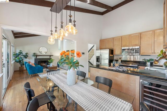 6600 Heather Ridge Way, Oakland, CA 94611