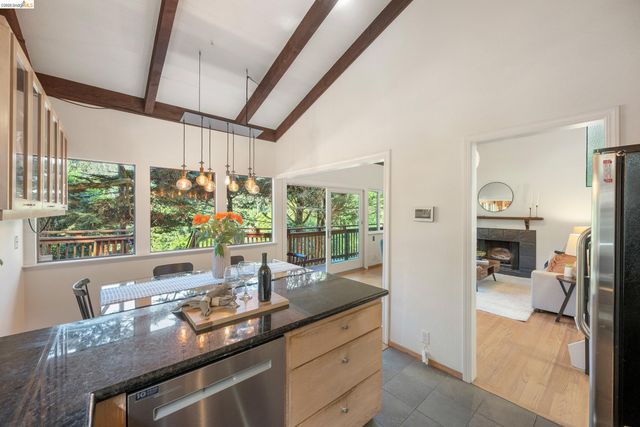 6600 Heather Ridge Way, Oakland, CA 94611