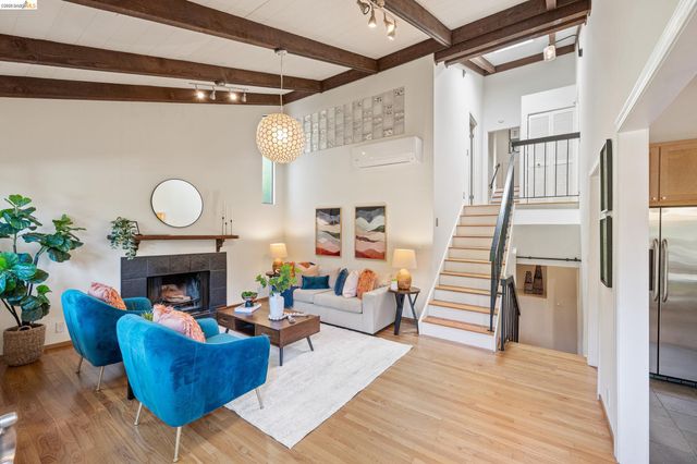 6600 Heather Ridge Way, Oakland, CA 94611