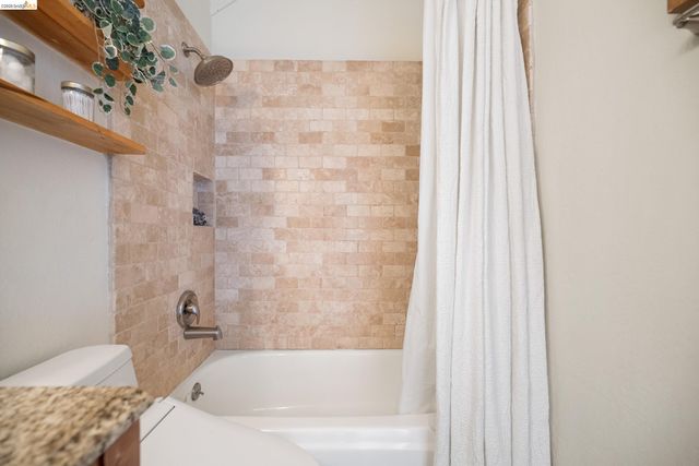 6600 Heather Ridge Way, Oakland, CA 94611