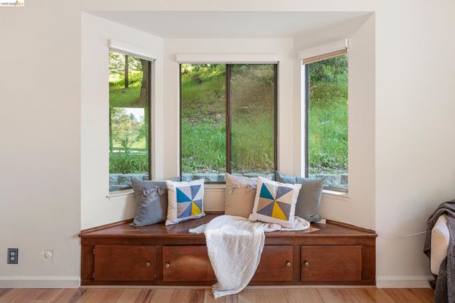 6600 Heather Ridge Way, Oakland, CA 94611