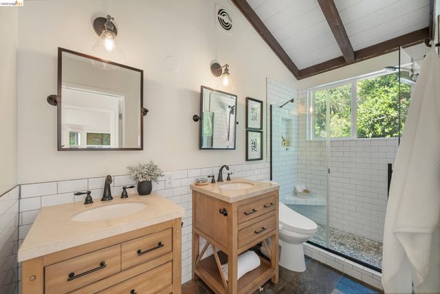 6600 Heather Ridge Way, Oakland, CA 94611