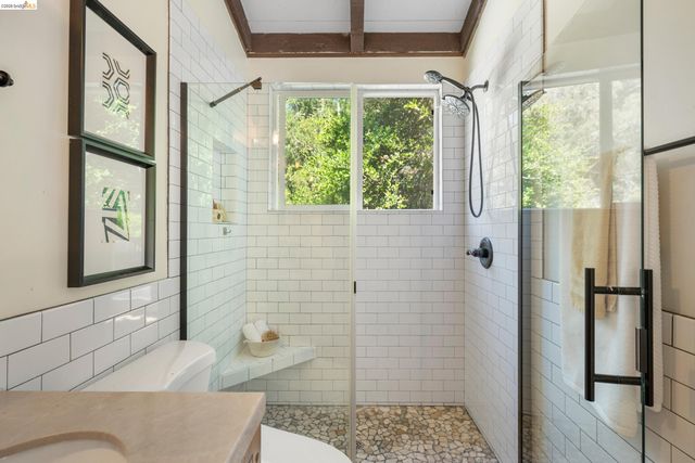 6600 Heather Ridge Way, Oakland, CA 94611