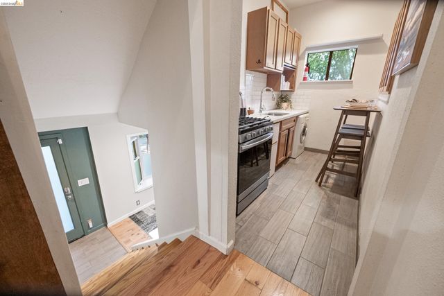 6600 Heather Ridge Way, Oakland, CA 94611