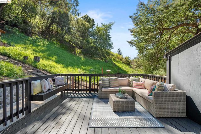 6600 Heather Ridge Way, Oakland, CA 94611