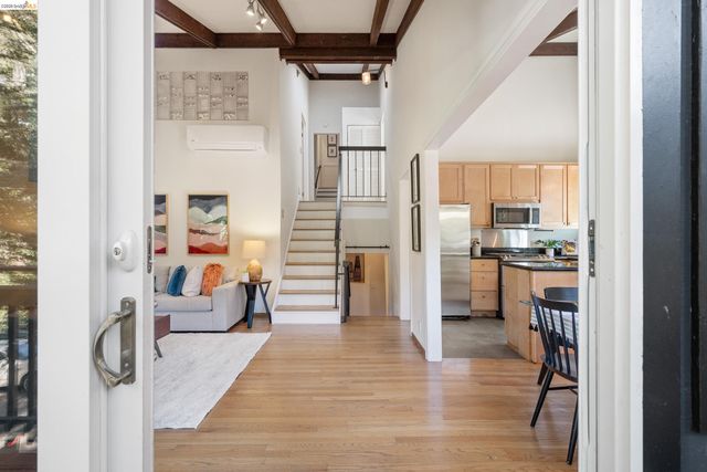 6600 Heather Ridge Way, Oakland, CA 94611