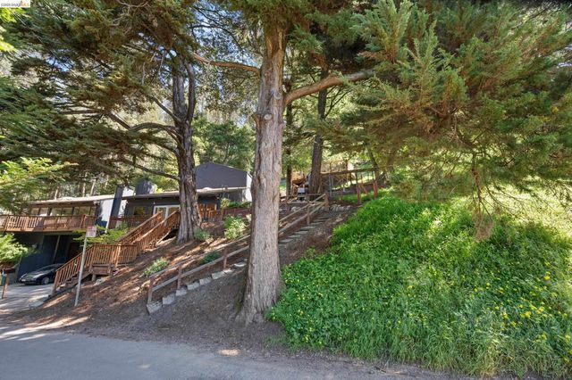 6600 Heather Ridge Way, Oakland, CA 94611