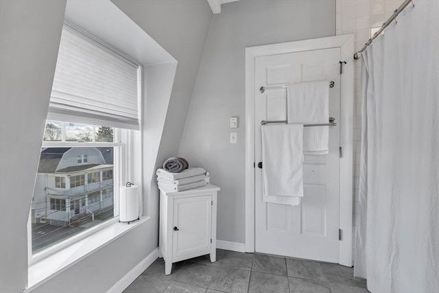 76 Hovey St, Watertown, MA 02472