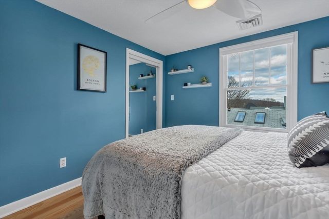 76 Hovey St, Watertown, MA 02472