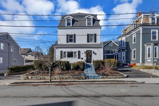 76 Hovey St, Watertown, MA 02472