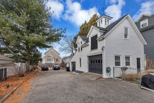 76 Hovey St, Watertown, MA 02472