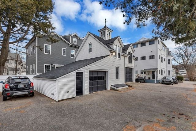 76 Hovey St, Watertown, MA 02472