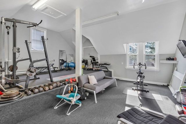 76 Hovey St, Watertown, MA 02472