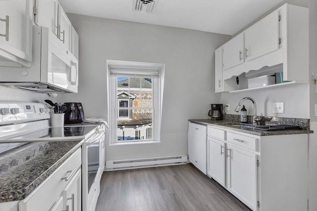 76 Hovey St, Watertown, MA 02472