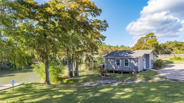 4605 Fm 563, Anahuac, TX 77514