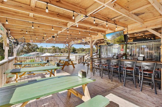 4605 Fm 563, Anahuac, TX 77514