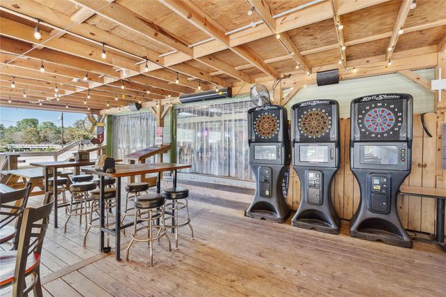 4605 Fm 563, Anahuac, TX 77514