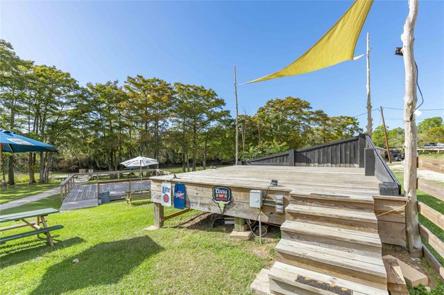 4605 Fm 563, Anahuac, TX 77514