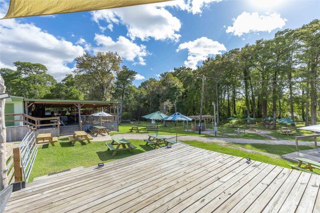 4605 Fm 563, Anahuac, TX 77514