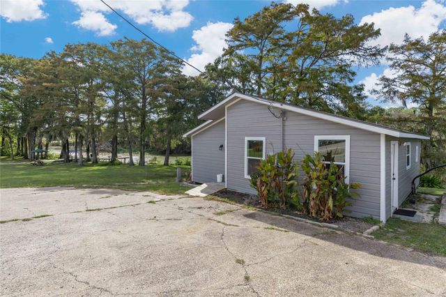 4605 Fm 563, Anahuac, TX 77514