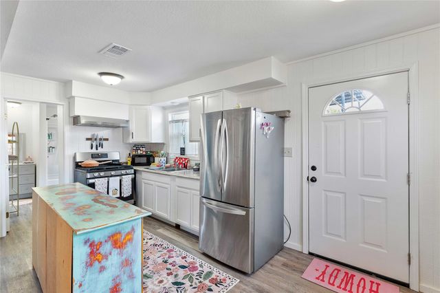 4605 Fm 563, Anahuac, TX 77514