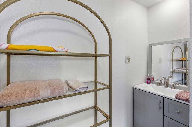 4605 Fm 563, Anahuac, TX 77514