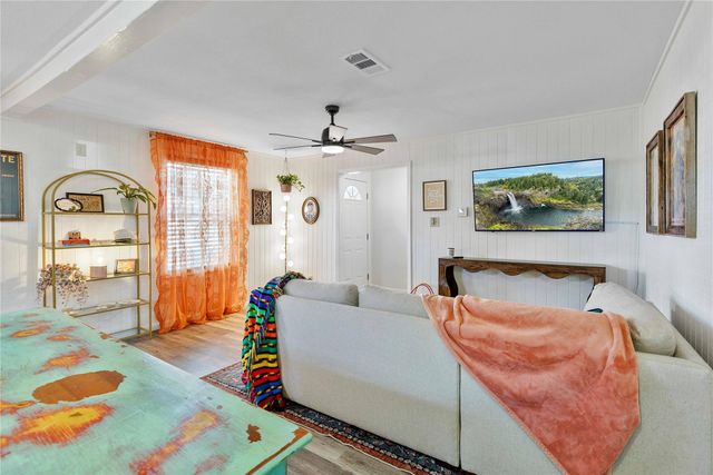 4605 Fm 563, Anahuac, TX 77514