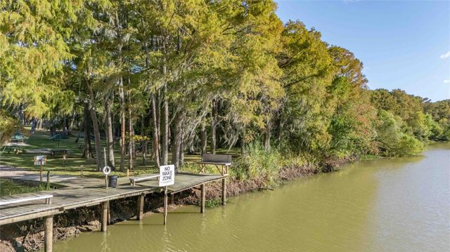 4605 Fm 563, Anahuac, TX 77514