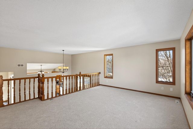 8480 Pelican Court, Chanhassen, MN 55317