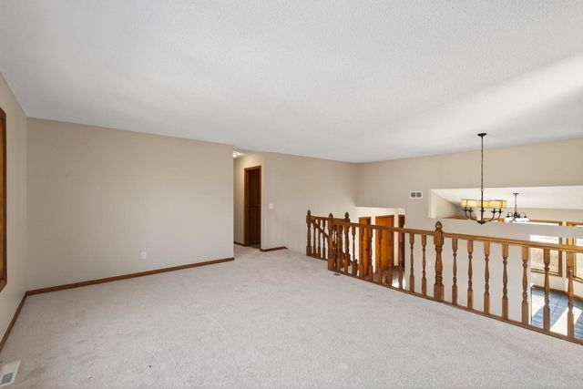 8480 Pelican Court, Chanhassen, MN 55317