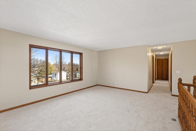 8480 Pelican Court, Chanhassen, MN 55317