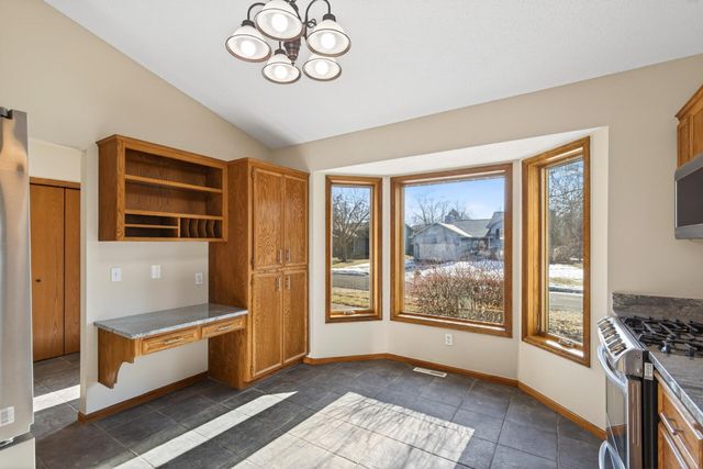 8480 Pelican Court, Chanhassen, MN 55317
