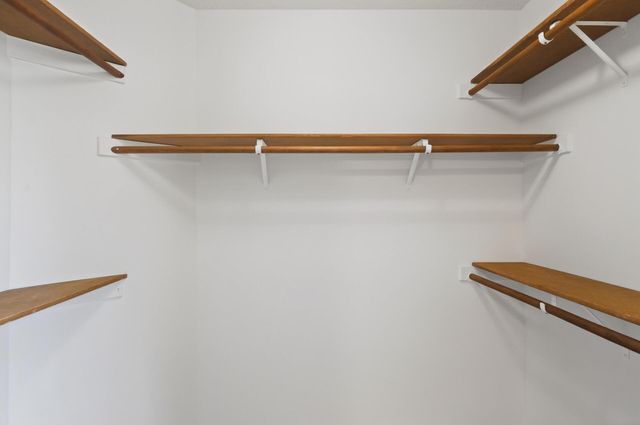 8480 Pelican Court, Chanhassen, MN 55317