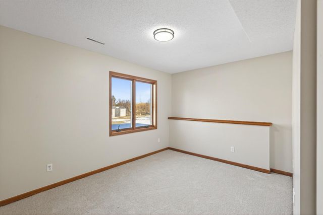 8480 Pelican Court, Chanhassen, MN 55317