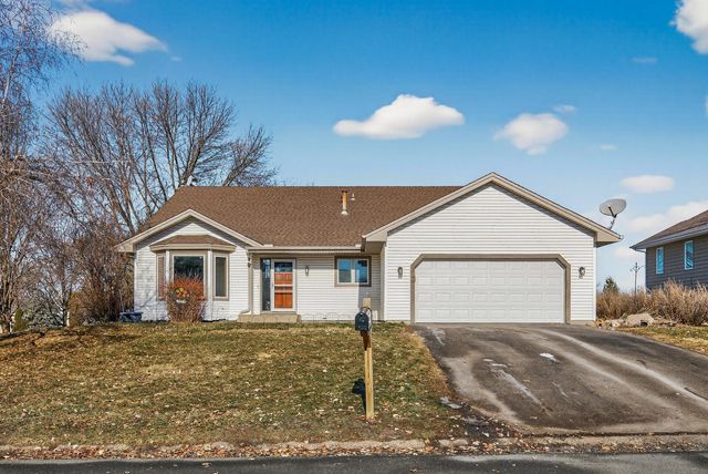 8480 Pelican Court, Chanhassen, MN 55317