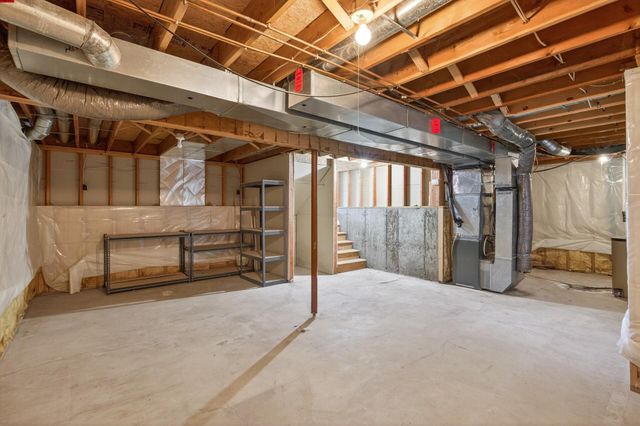 8480 Pelican Court, Chanhassen, MN 55317