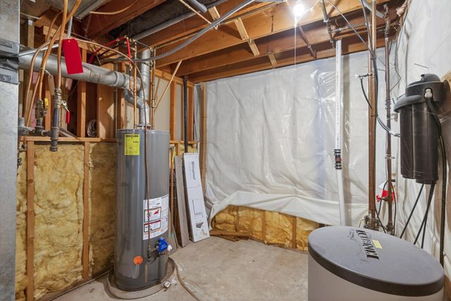 8480 Pelican Court, Chanhassen, MN 55317